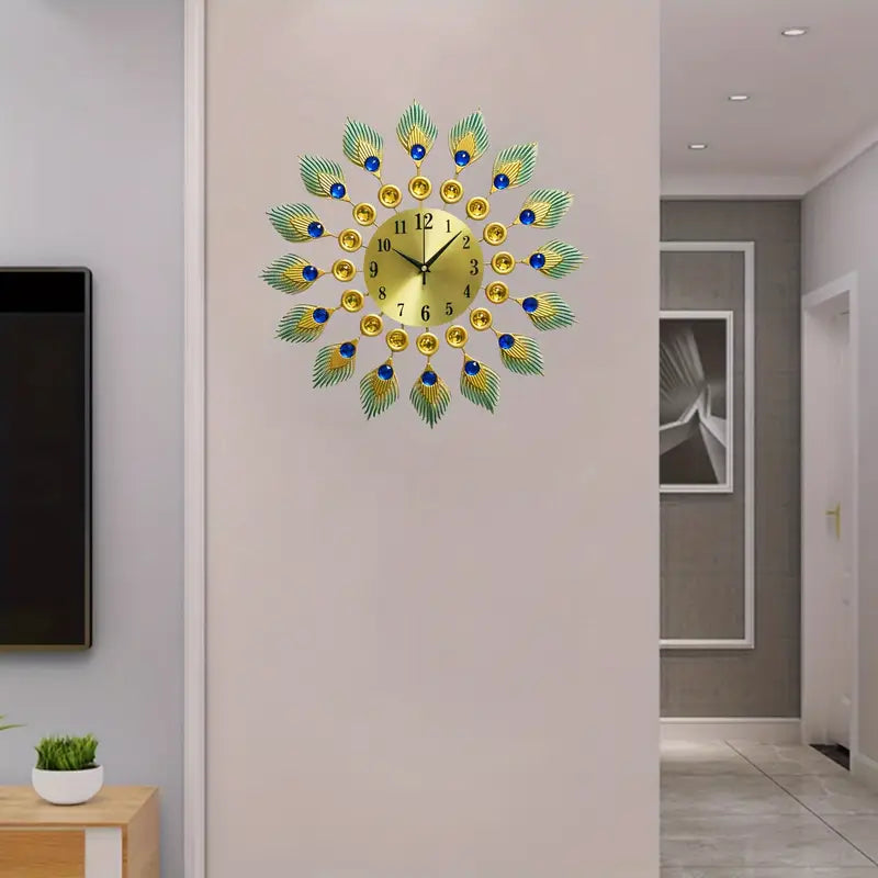 ساعة حائط معدنية من الكريستال بتصميم طاووس