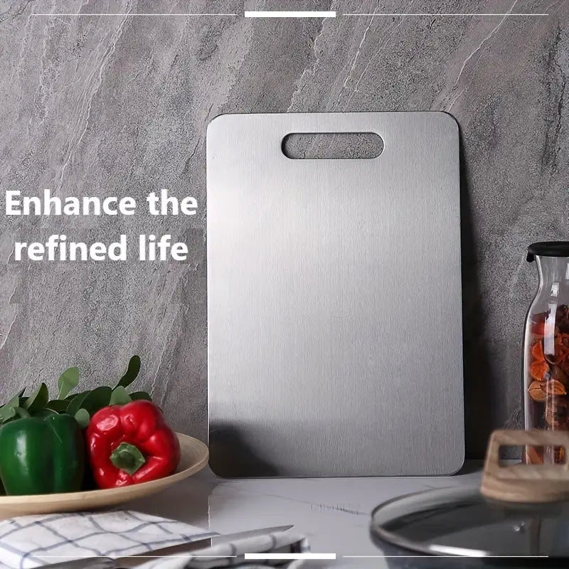 لوح تقطيع كوكب من الفولاذ المقاوم للصدأ (355 × 255 × 1.2 مم) سم للمطبخ | مبشرة مجانية | لوح تقطيع معدني متين للخضراوات والفواكه واللحوم والجبن | أداة مقاومة للصدأ ومتينة وآمنة للاستخدام في غسالة الأطباق |