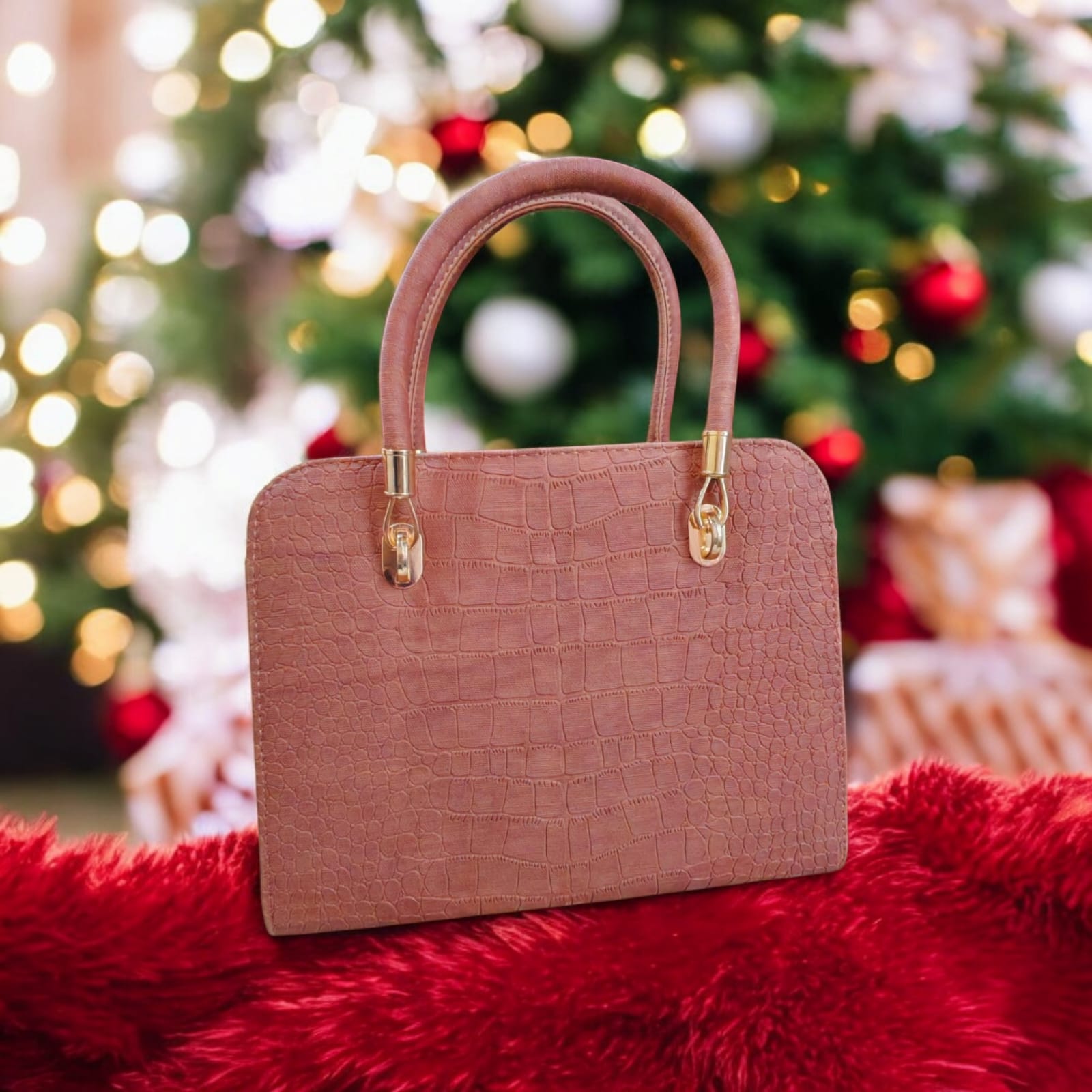 حقيبة مربعة بنقشة تمساح 