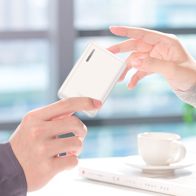 باور بانك محمول من هوكو J115 الترا سليم بسعة 5000 مللي أمبير في الساعة