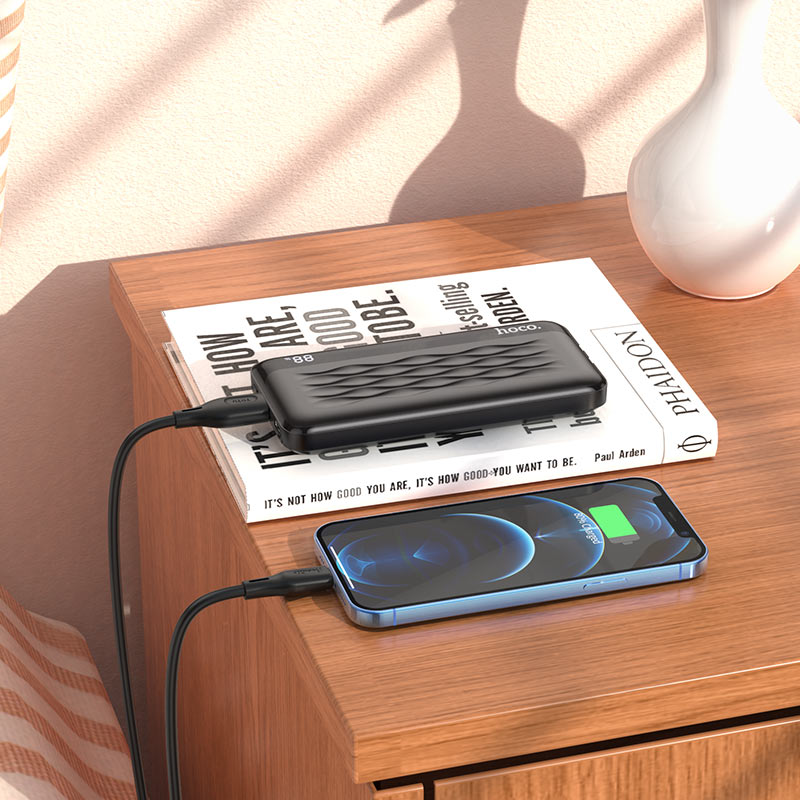 باور بانك هوكو J90A بسعة 10000 مللي أمبير مع كابلات شحن مدمجة