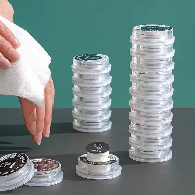 مناديل ماجيكال بوش المبللة توفر راحة الاستخدام مرة واحدة للتنظيف الفعال والصحي أثناء التنقل (علبة 50 قطعة)