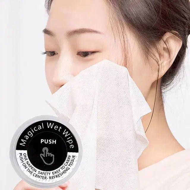 مناديل ماجيكال بوش المبللة توفر راحة الاستخدام مرة واحدة للتنظيف الفعال والصحي أثناء التنقل (علبة 50 قطعة)
