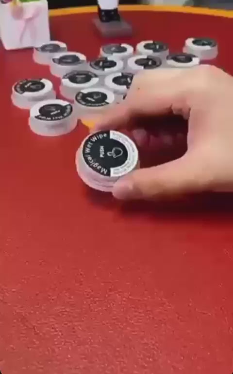 مناديل ماجيكال بوش المبللة توفر راحة الاستخدام مرة واحدة للتنظيف الفعال والصحي أثناء التنقل (علبة 50 قطعة)