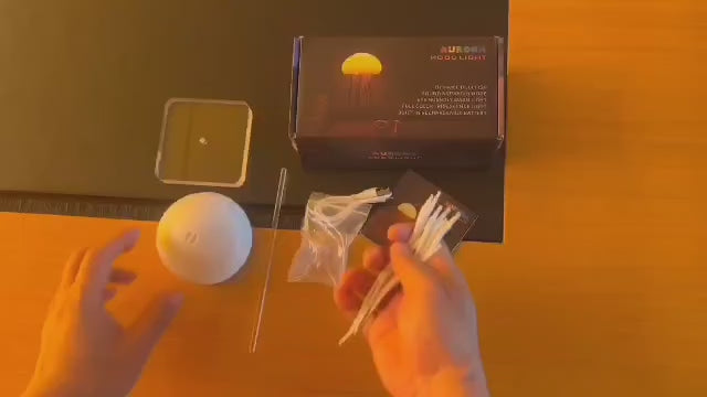 ضوء ليلي LED قابل لإعادة الشحن على شكل قنديل البحر