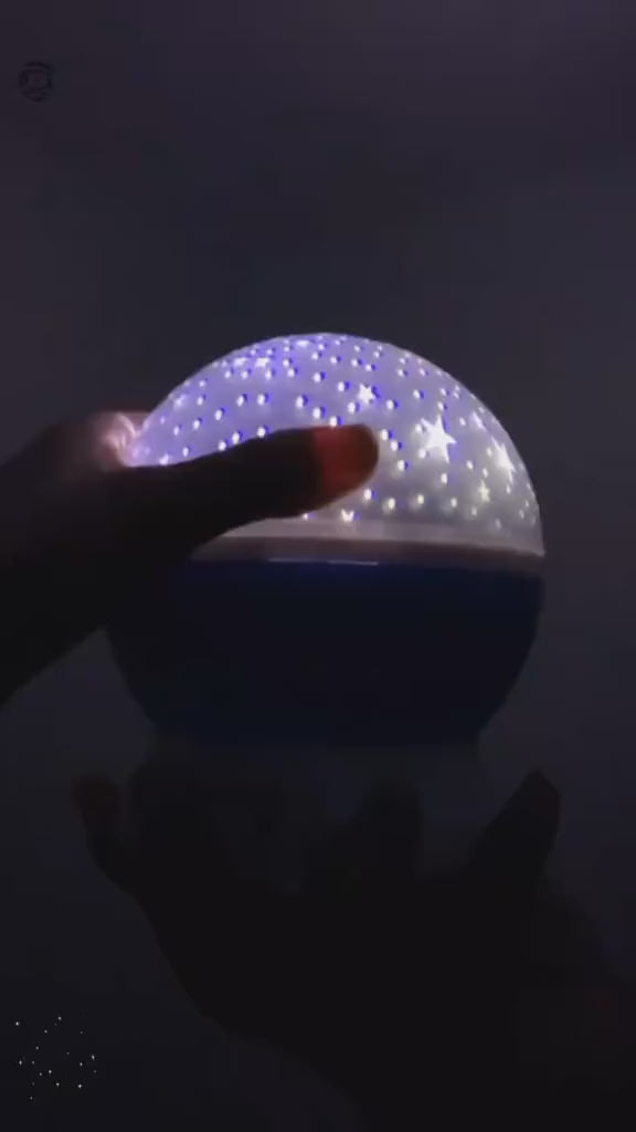 مصباح دوار للسماء الليلية على شكل نجمة وقمر