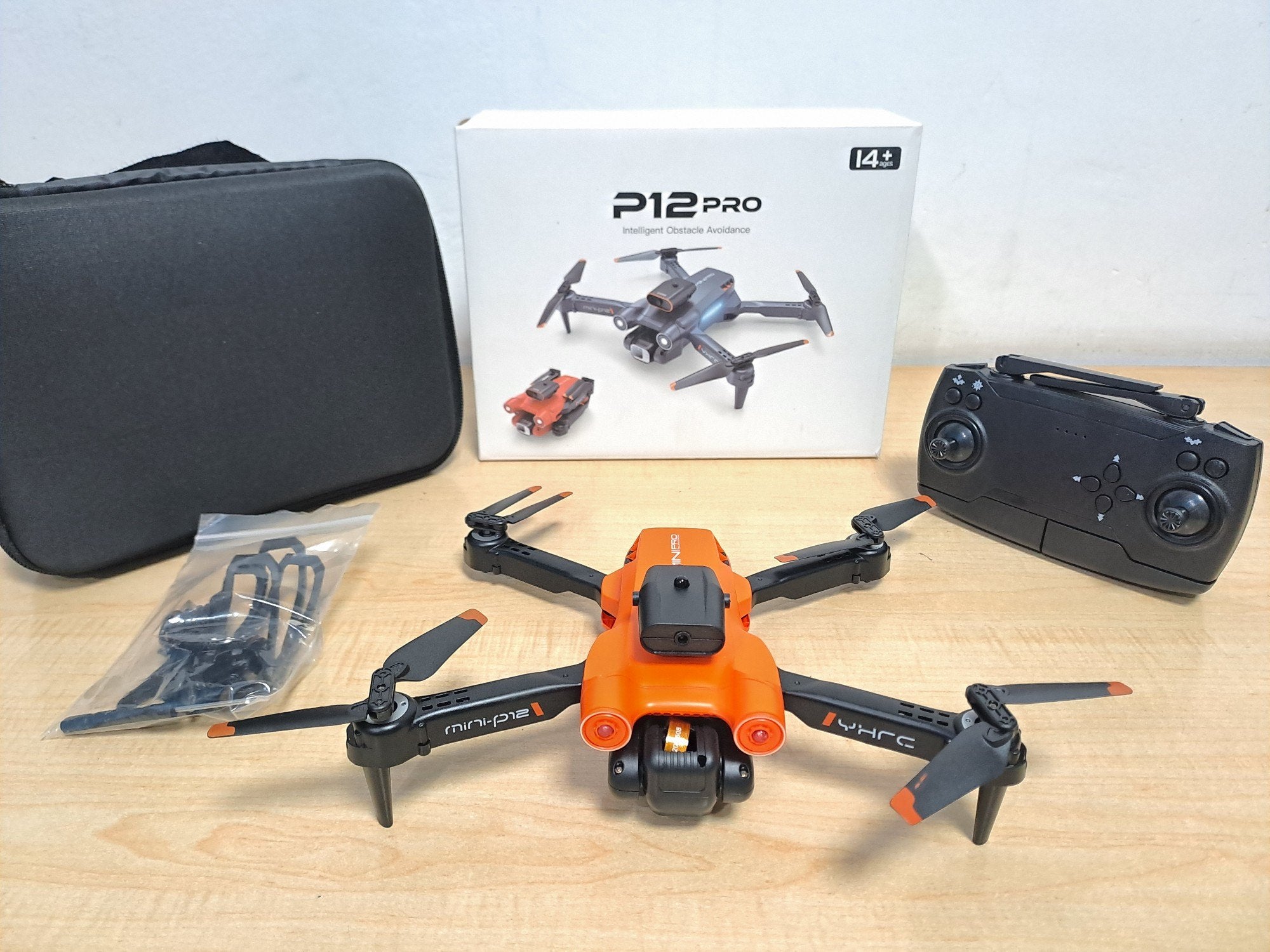 طائرة بدون طيار عامة P12 Pro عالية الدقة مزودة بكاميرا